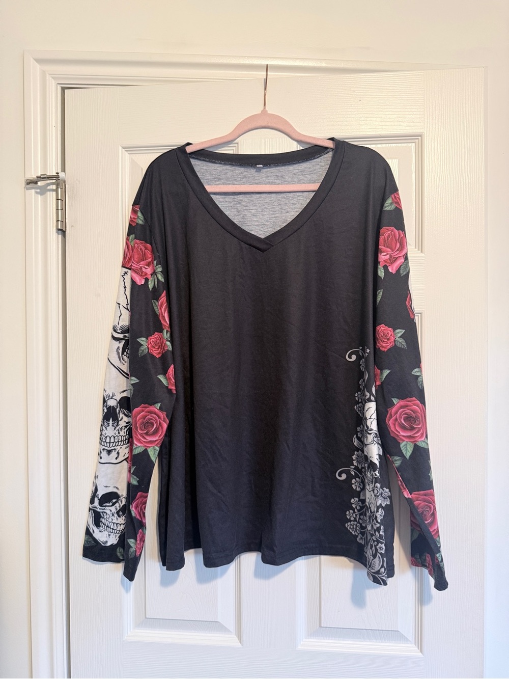 Black Skull and Roses Long Sleeve V-Neck Top Gothic Rocker Tee Halloween Plus 6X